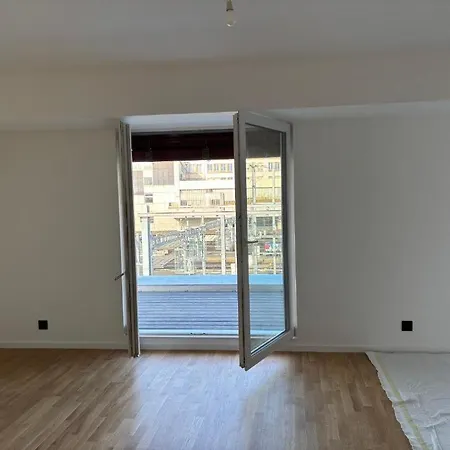 Expérience Unique à Lausanne, Floor On Train Station * Lausanne