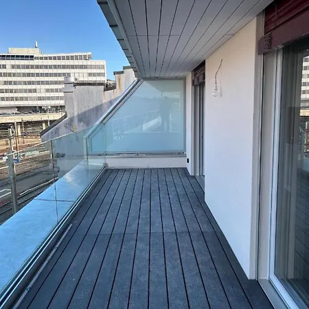 Appartement Expérience Unique à Lausanne, Floor On Train Station