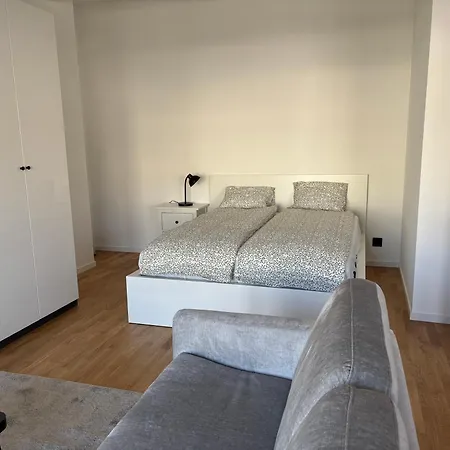 Experience Unique A Lausanne, Floor On Train Station Лозана